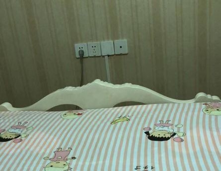 085547pyaiih1830i91f73.jpg